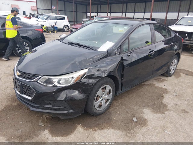 44737341 :رقم المزاد ، 1G1BC5SM7J7175571 vin ، 2018 Chevrolet Cruze Ls Auto مزاد بيع