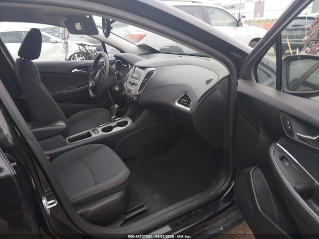 44737341 :رقم المزاد ، 1G1BC5SM7J7175571 vin ، 2018 Chevrolet Cruze Ls Auto مزاد بيع