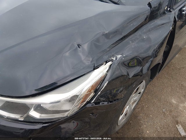 44737341 :رقم المزاد ، 1G1BC5SM7J7175571 vin ، 2018 Chevrolet Cruze Ls Auto مزاد بيع