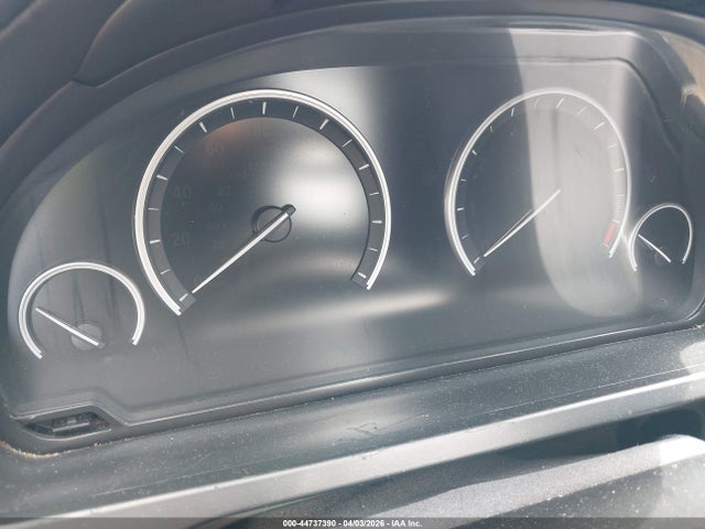 2013 Bmw 740i მანქანა იყიდება აუქციონზე, vin: WBAYA6C52DC995277, აუქციონის ნომერი: 44737390