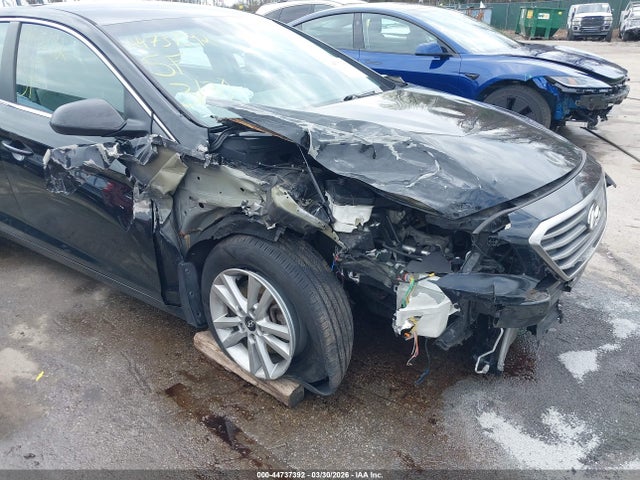 44737392 :رقم المزاد ، 5NPE24AF6GH281048 vin ، 2016 Hyundai Sonata Se مزاد بيع
