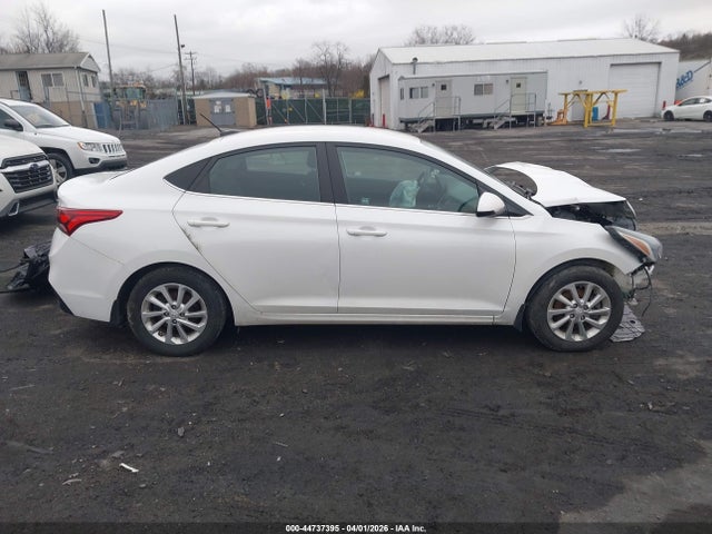 44737395 :رقم المزاد ، 3KPC24A66NE156320 vin ، 2022 Hyundai Accent Sel مزاد بيع