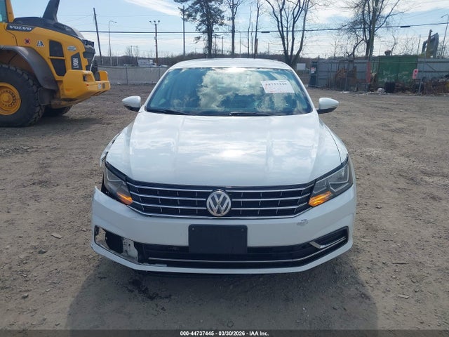 44737445 :رقم المزاد ، 1VWAT7A33HC025687 vin ، 2017 Volkswagen Passat 1.8t S مزاد بيع