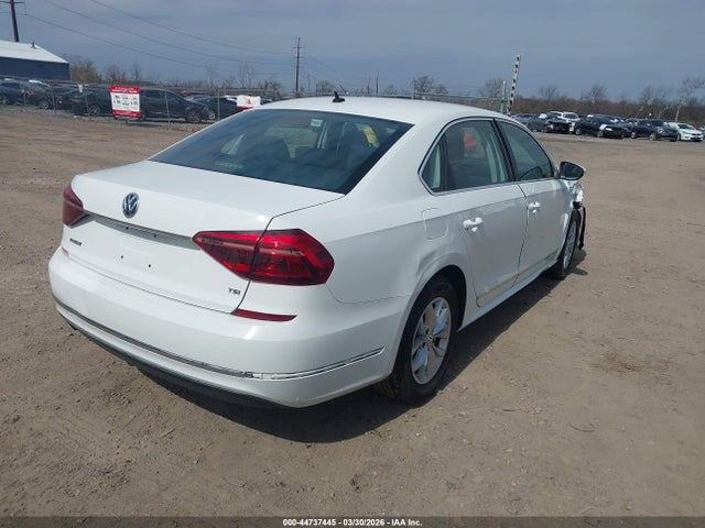 44737445 :رقم المزاد ، 1VWAT7A33HC025687 vin ، 2017 Volkswagen Passat 1.8t S مزاد بيع