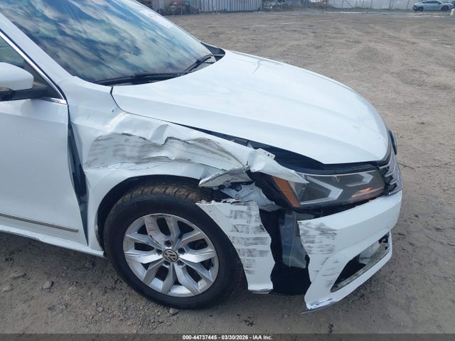 44737445 :رقم المزاد ، 1VWAT7A33HC025687 vin ، 2017 Volkswagen Passat 1.8t S مزاد بيع