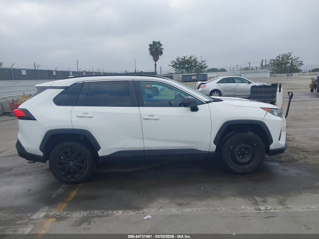 Toyota RAV4 LE 2021 2T3H1RFVXMW150092 Image 13