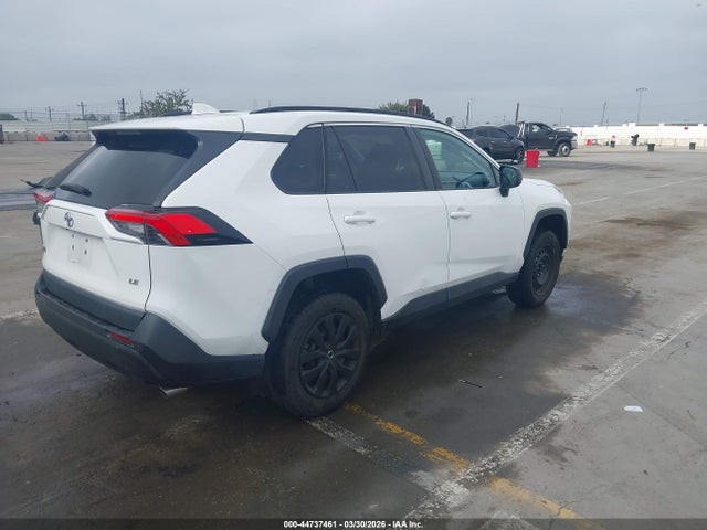 Toyota RAV4 LE 2021 2T3H1RFVXMW150092 Image 4