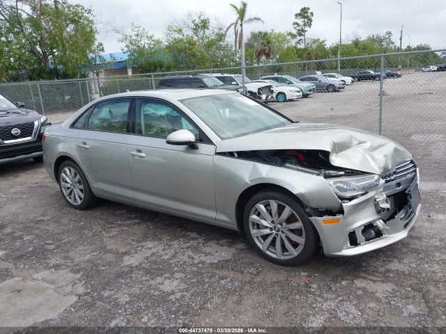 2017 AUDI A4 WAUANAF45HN029608
