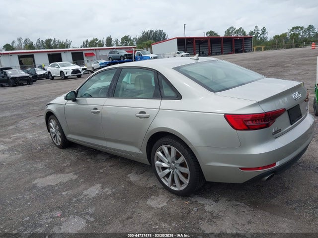 2017 AUDI A4 WAUANAF45HN029608 Photo 2