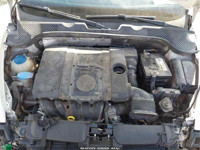 2013 Volkswagen Beetle 2.5l მანქანა იყიდება აუქციონზე, vin: 3VWJX7AT7DM680268, აუქციონის ნომერი: 44737479