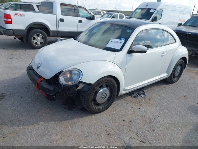 2013 Volkswagen Beetle 2.5l მანქანა იყიდება აუქციონზე, vin: 3VWJX7AT7DM680268, აუქციონის ნომერი: 44737479