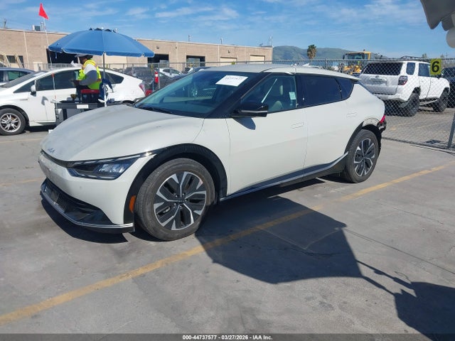 KIA Ev6 Wind 2022 KNDC34LA3N5030443 Image 2