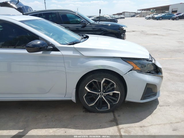 44737578 :رقم المزاد ، 1N4BL4CW1PN371257 vin ، 2023 Nissan Altima Sr Intelligent Awd مزاد بيع