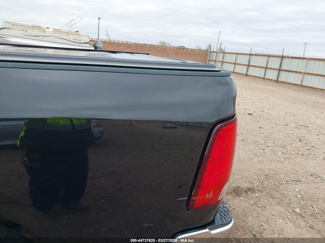 44737620 :رقم المزاد ، 1C6RR7LT1HS560435 vin ، 2017 Ram 1500 Lone Star  4x4 5'7 Box مزاد بيع
