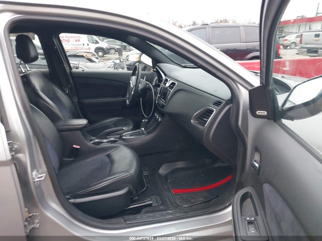 2014 Chrysler 200 Limited მანქანა იყიდება აუქციონზე, vin: 1C3CCBCG3EN135870, აუქციონის ნომერი: 44737624