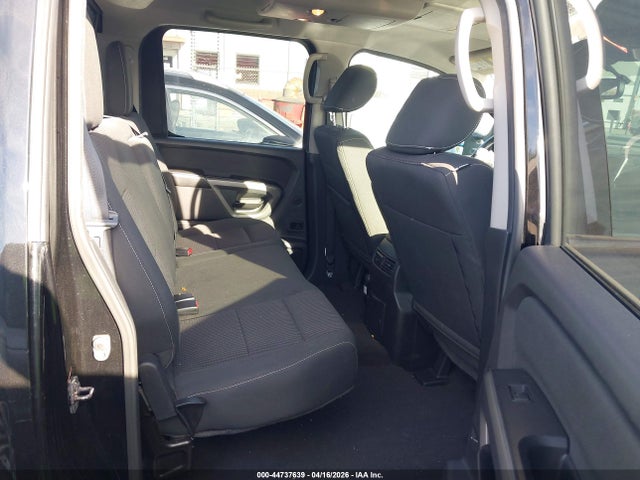 44737639 :رقم المزاد ، 1N6AA0EC7FN509466 vin ، 2015 Nissan Titan Pro-4x مزاد بيع