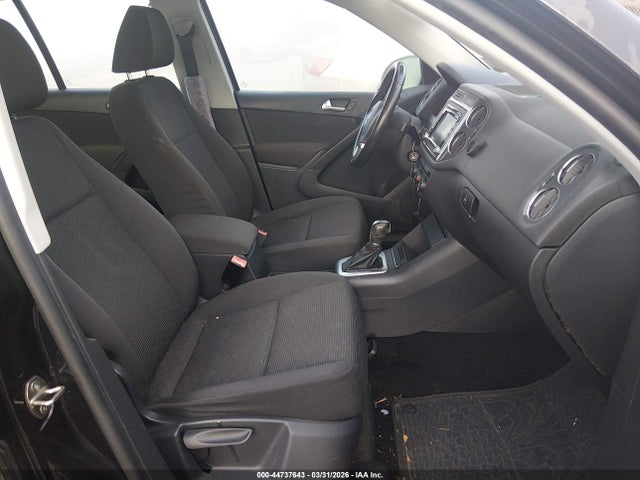 Продажа на аукционе авто 2015 Volkswagen Tiguan S, vin: WVGAV7AX4FW530595, номер лота: 44737643