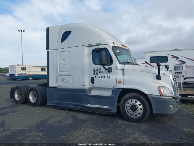 Продаж на аукціоні авто 2016 Freightliner Cascadia 125, vin: 3AKJGLD57GSGZ5822, номер лоту: 44737662