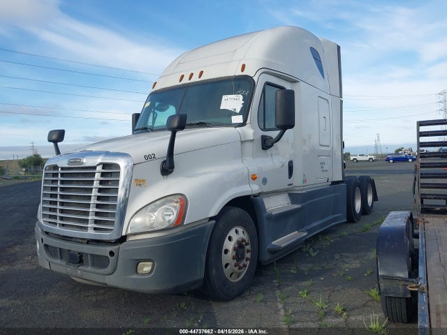 Продаж на аукціоні авто 2016 Freightliner Cascadia 125, vin: 3AKJGLD57GSGZ5822, номер лоту: 44737662