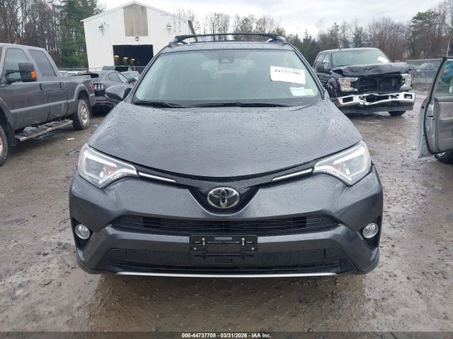 2018 Toyota Rav4 Limited მანქანა იყიდება აუქციონზე, vin: JTMDFREV6JD225610, აუქციონის ნომერი: 44737708