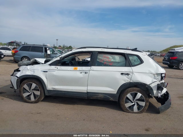 3VV8X7B23RM066172 Volkswagen Taos 1.5t S