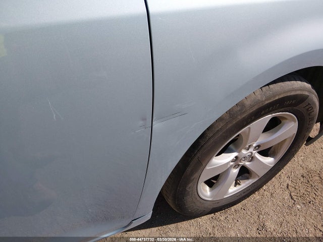 44737732 :رقم المزاد ، 5TDKK3DC5FS645791 vin ، 2015 Toyota Sienna Le 8 Passenger مزاد بيع
