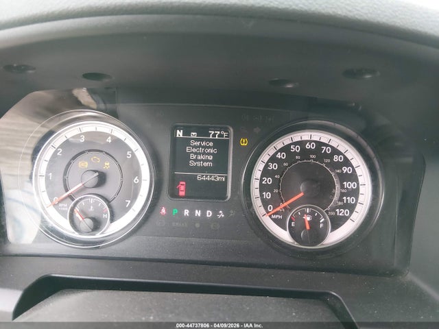 44737806 :رقم المزاد ، 1C6RR7FG8JS253624 vin ، 2018 Ram 1500 Express  4x4 6'4 Box مزاد بيع