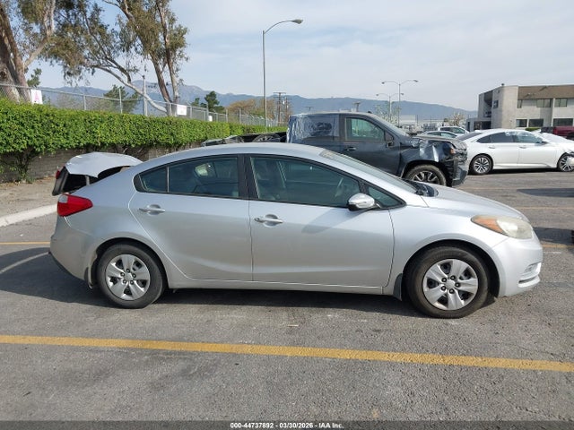KNAFK4A68F5265823 KIA FORTE LX