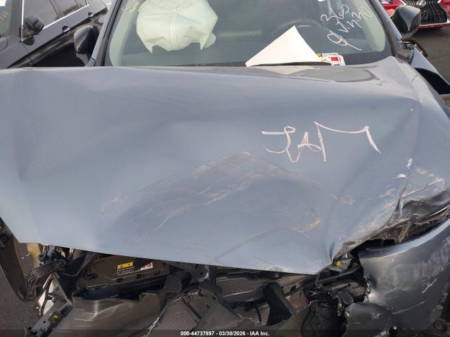 44737897 :رقم المزاد ، 7MUCAAAG8SV138225 vin ، 2025 Toyota Corolla Cross Le مزاد بيع
