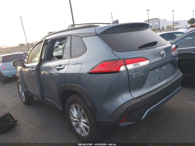 44737897 :رقم المزاد ، 7MUCAAAG8SV138225 vin ، 2025 Toyota Corolla Cross Le مزاد بيع