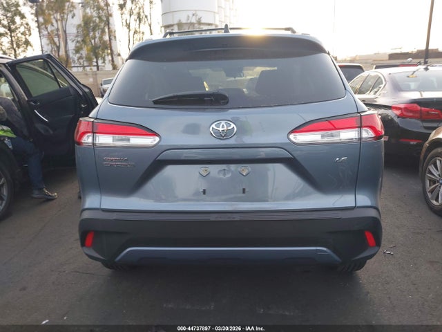 44737897 :رقم المزاد ، 7MUCAAAG8SV138225 vin ، 2025 Toyota Corolla Cross Le مزاد بيع