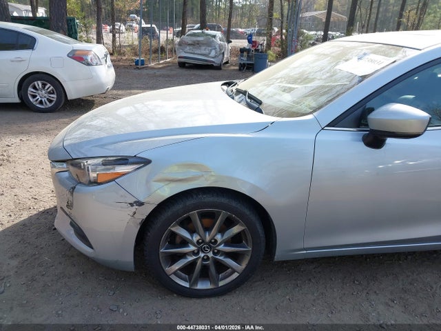Продаж на аукціоні авто 2018 Mazda Mazda3 Touring, vin: 3MZBN1L34JM232540, номер лоту: 44738031