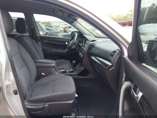 2013 KIA SORENTO 5XYKT3A10DG379011 Photo 4
