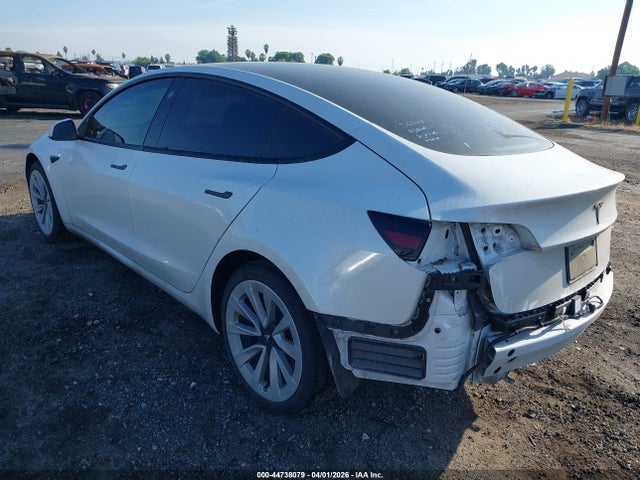 44738079 :رقم المزاد ، 5YJ3E1EA6NF359349 vin ، 2022 Tesla Model 3 Rear-wheel Drive مزاد بيع