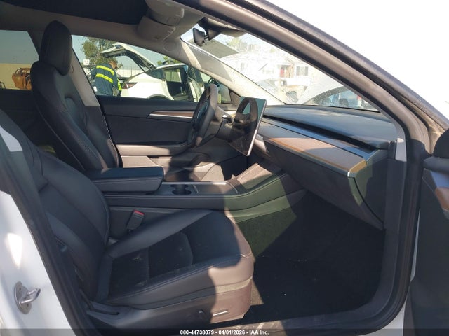 44738079 :رقم المزاد ، 5YJ3E1EA6NF359349 vin ، 2022 Tesla Model 3 Rear-wheel Drive مزاد بيع