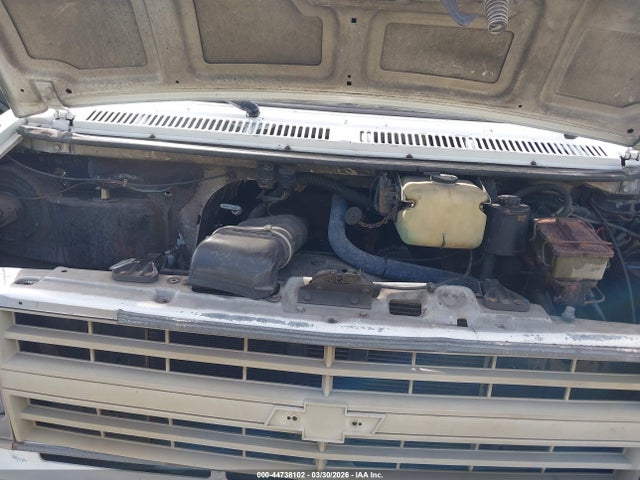 44738102 :رقم المزاد ، 2GCHG31K3J4101893 vin ، 1988 Chevrolet G30 مزاد بيع