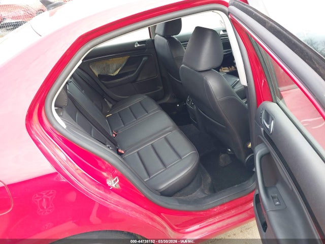 2010 Volkswagen Jetta Wolfsburg Edition მანქანა იყიდება აუქციონზე, vin: 3VWRA7AJ8AM019458, აუქციონის ნომერი: 44738152