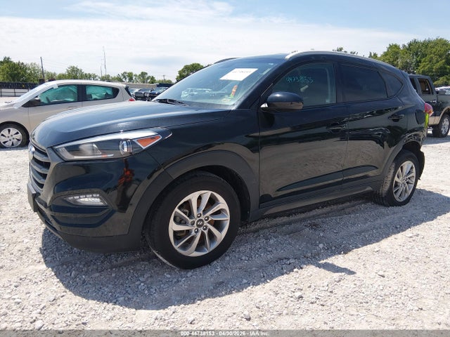 KM8J33A42GU055630 Hyundai TUCSON SE