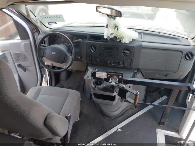 44738169 :رقم المزاد ، 1FDEE3FL7EDA55633 vin ، 2014 Ford E-350 Cutaway مزاد بيع