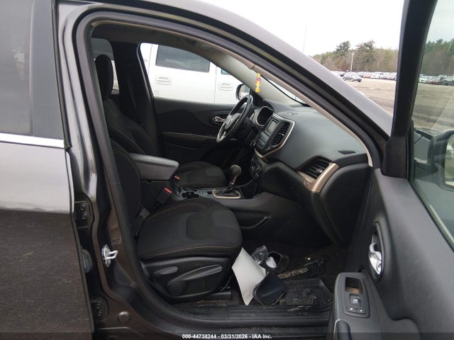 1C4PJLCB4GW342701 Jeep Cherokee Latitude