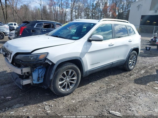 44738259 :رقم المزاد ، 1C4PJMLB4KD295227 vin ، 2019 Jeep Cherokee Latitude Plus 4x4 مزاد بيع