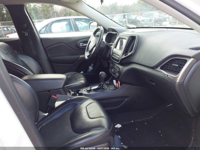 44738259 :رقم المزاد ، 1C4PJMLB4KD295227 vin ، 2019 Jeep Cherokee Latitude Plus 4x4 مزاد بيع