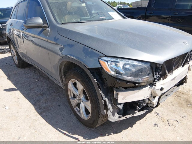 44738261 :رقم المزاد ، WDC0G4JBXHV010658 vin ، 2017 Mercedes-benz Glc 300 مزاد بيع