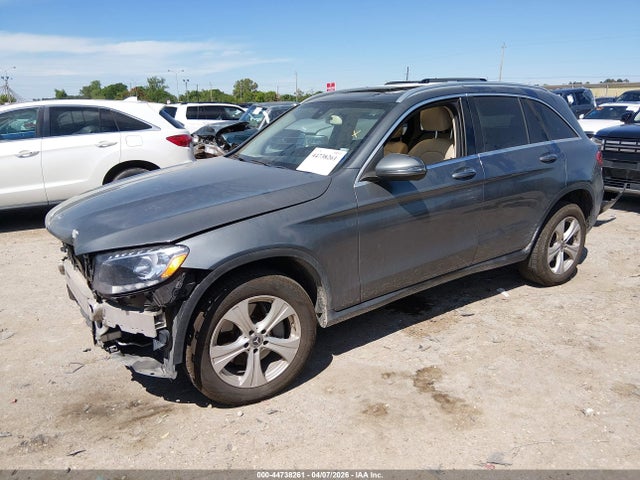 44738261 :رقم المزاد ، WDC0G4JBXHV010658 vin ، 2017 Mercedes-benz Glc 300 مزاد بيع