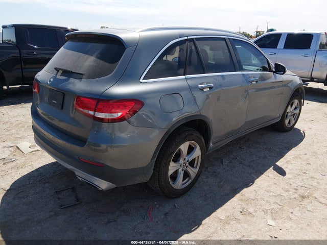 44738261 :رقم المزاد ، WDC0G4JBXHV010658 vin ، 2017 Mercedes-benz Glc 300 مزاد بيع