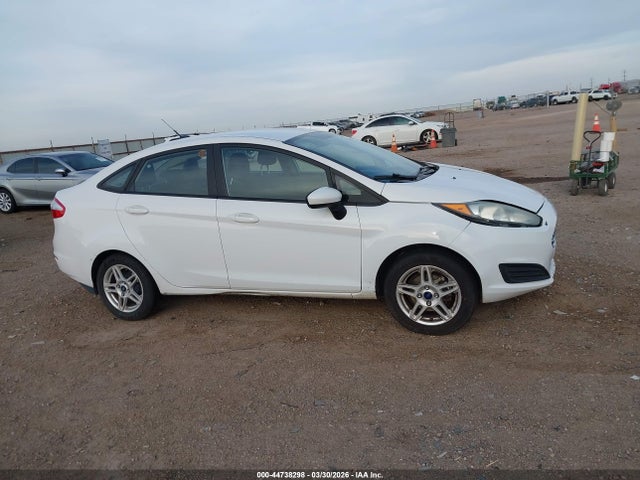 Ford FIESTA SE 2018 3FADP4BJ2JM134667 Image 14
