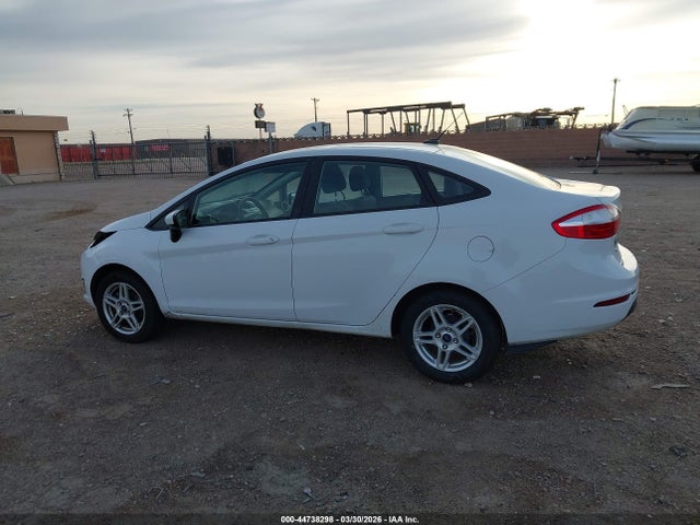 Ford FIESTA SE 2018 3FADP4BJ2JM134667 Image 15