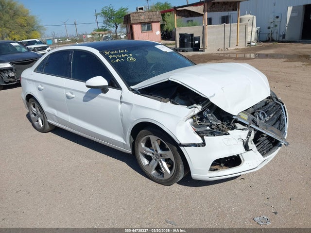 2018 AUDI A3 WAUAUGFF8J1060274