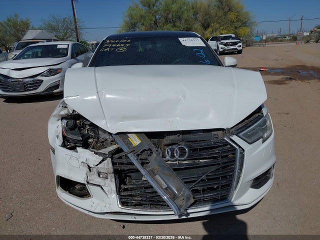 2018 AUDI A3 WAUAUGFF8J1060274 Photo 5