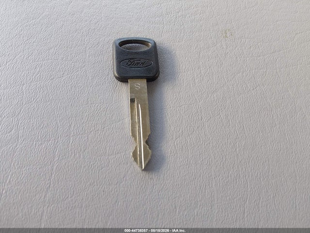 44738357 :رقم المزاد ، 1FTSW31F6YEA20294 vin ، 2000 Ford F-350 Lariat/xl/xlt مزاد بيع